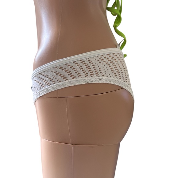 Elegant White Mesh beach bottom - Picture 5 of 6